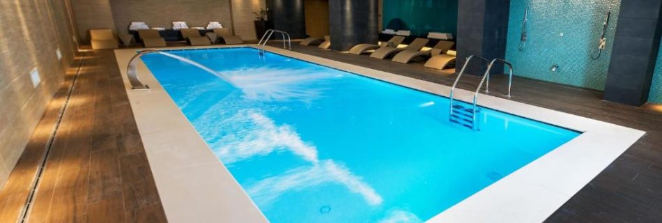 Piscina-interioara-Hotel-Kronwell-Brasov